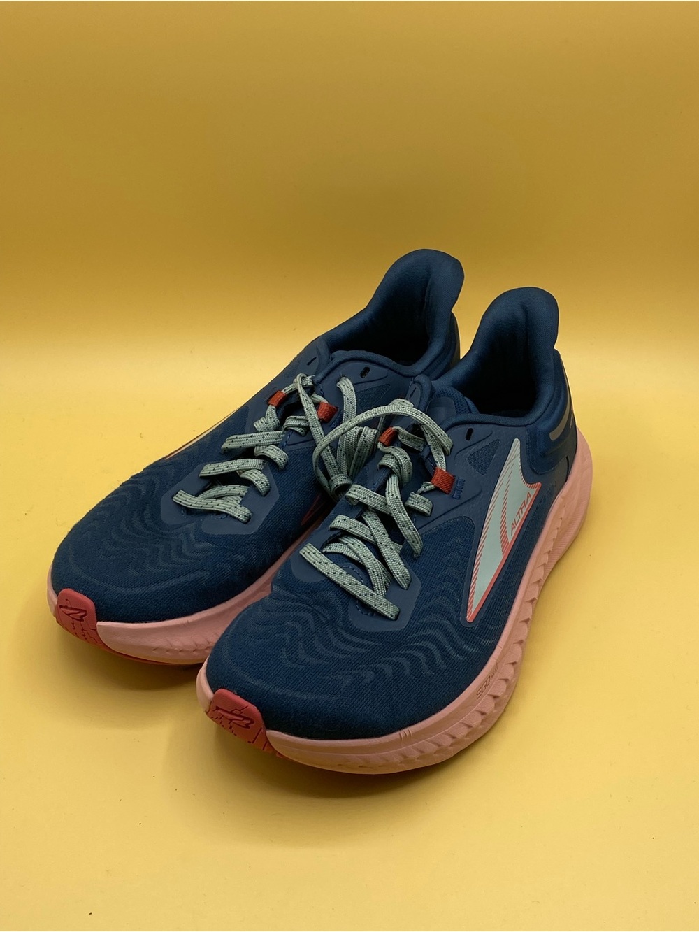 Altra Women's Torin 7 running shoes deep teal and pink - Picture 2 of 4
